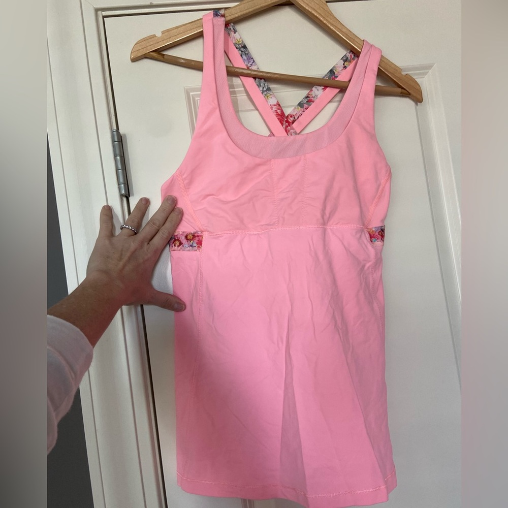 Lululemon tank